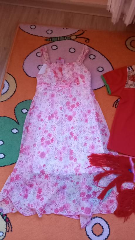 Balíček dívčího oblečení vel. 116 - 122/128, 122–134