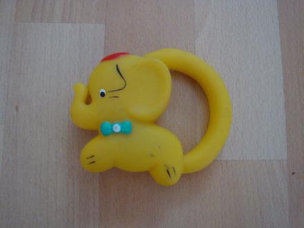 Kousátko - žlutý slon,