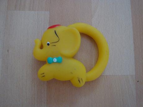 Kousátko - žlutý slon,