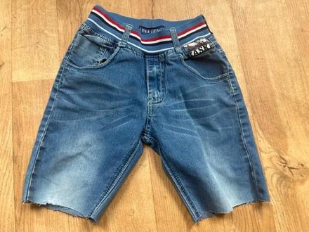 Džínové kraťasy, 122