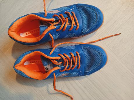 Sálové boty zn. lotto, vel.38, stélka 24,5, lotto,38