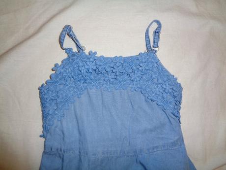 Luxusní šaty z odlehčené rifloviny s květy, river island,110