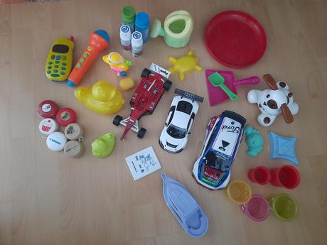 Hračky pro nenáročné - balíkovna jen 50 kč,