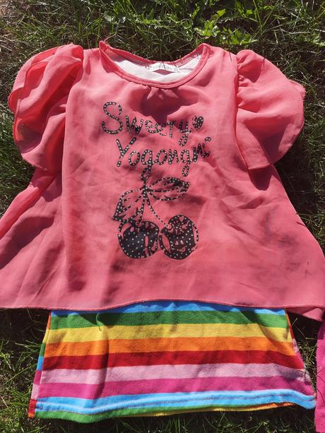 Dívčí šaty třešínky a medvídek vel. 98 - 104, 98