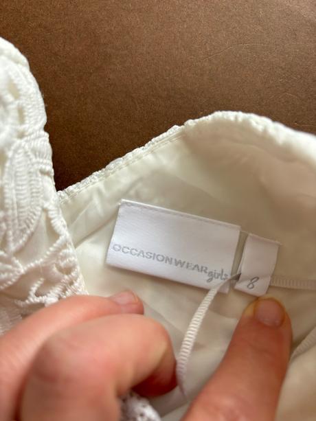 Ob/ sváteční luxusní šaty krémové barvy - v.8 let, 128