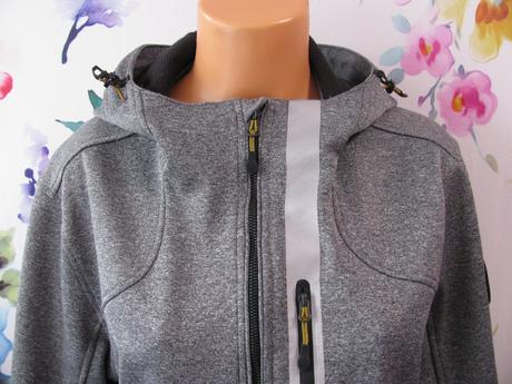 Dámská sofshellová outdoorová bunda s kapucí, c&a,s