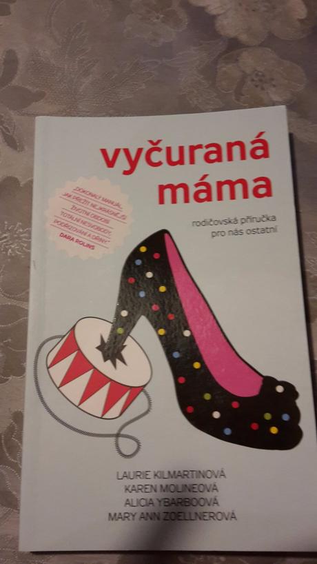Vyčuraná máma - knížka, 