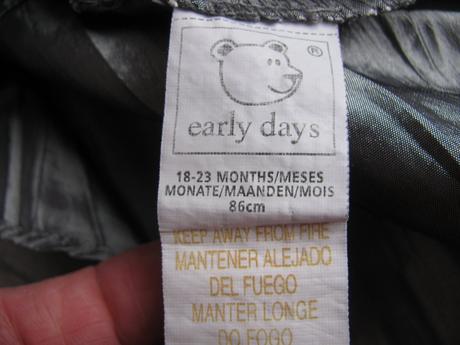 Šedo stříbrná sukně, early days,86