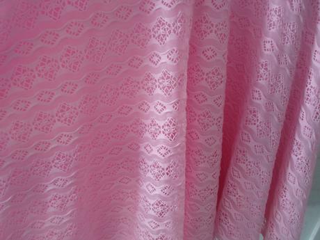 Růžové krajkové šaty šatičky, 158