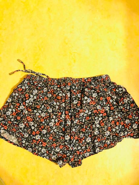 Kraťasy vel. 140, 140