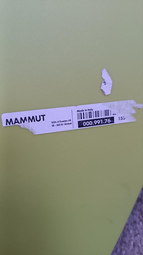 Ikea poličky a světlo,