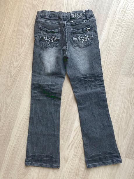 Džíny s ornamenty, 140