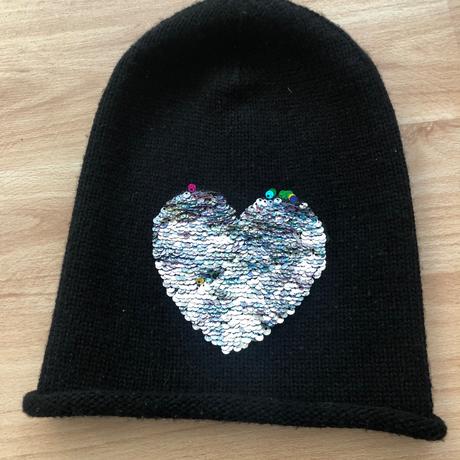 Cepice cerna srdicko s pajetkami 54/56, yigga,56