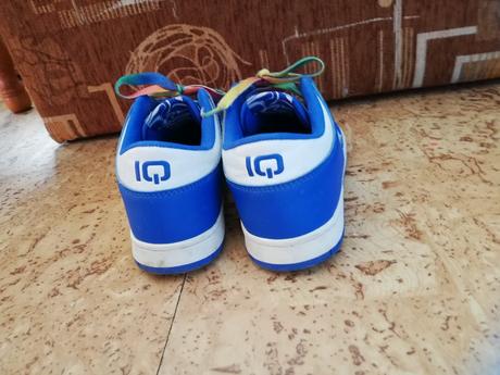 Tenisky dívčí vel. 38., 38