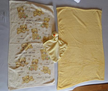 I37	komplet mantinel, povlečení, deka do postýlky, 