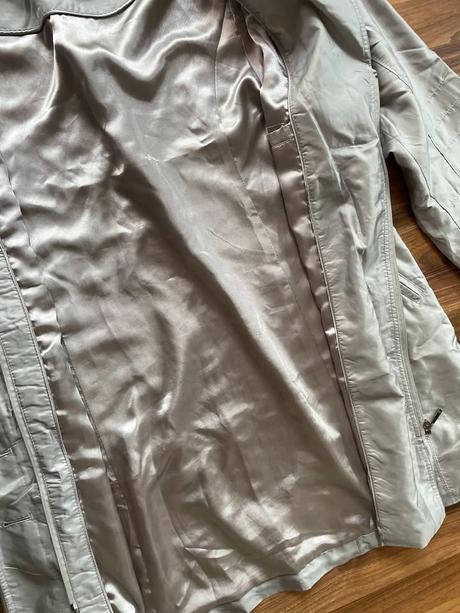 Stříbrná dlouhá bunda chybí knoflík, vel m, david, m