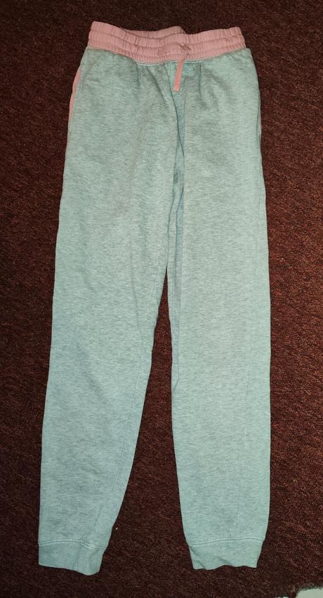 Šedé tepláky 146/152, 146