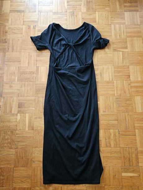 Dlouhé černé šaty s výstřihem na zádech, m