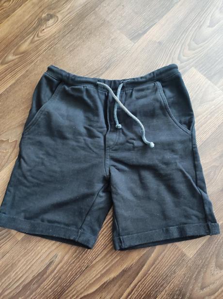 Kraťasy 146-152, 146