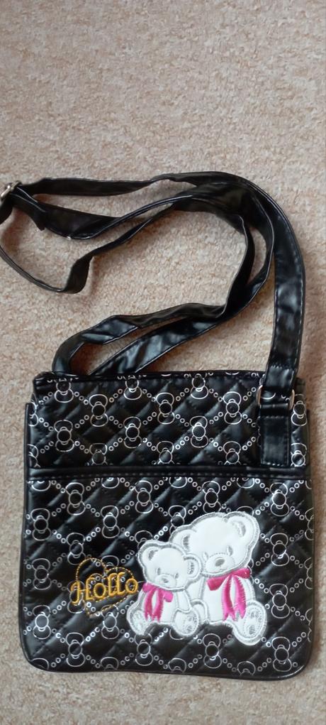 Kabelka s medvídkem, 