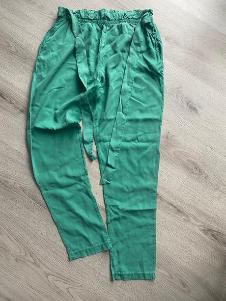 Pěkné volnočasové kalhoty velikost 38/m, m