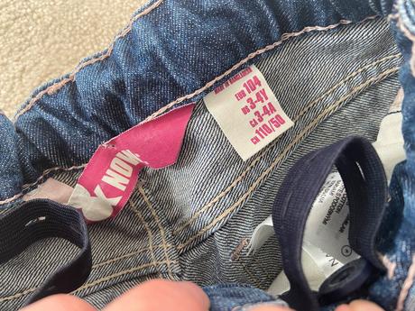 Džínové kraťasy, 104