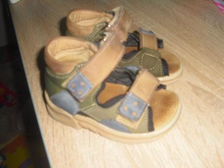 Sandálky essi, essi,20