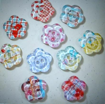 Plastový knoflík květ 25 mm (1ks), 