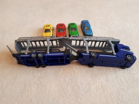 Autopřepravník + 4 autíčka,