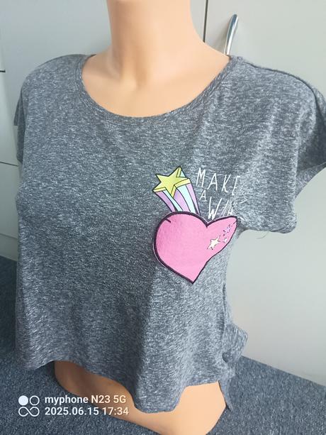 Crop-top zn."page one young" vel."146-152", 146