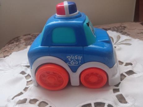 Plastové auto s majákem, 