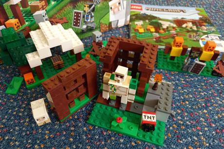 Lego minecraft 21159 - the pillager outpost.,