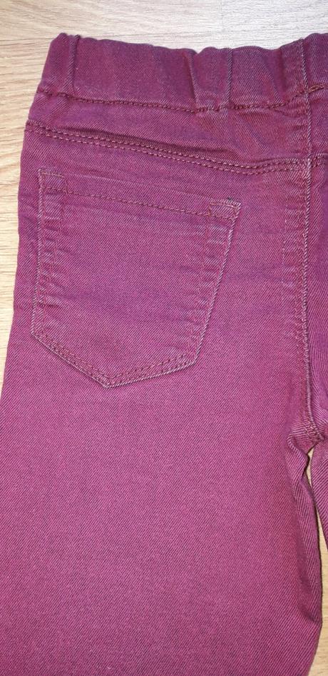 Slim džegínsy vínovej farby, 122