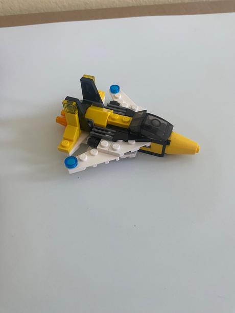 Lego creator set 31001,