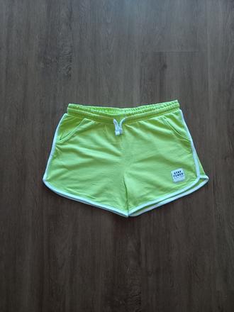 Zelené kraťasy, takko,158