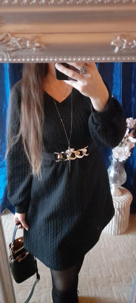 Teplákové černé šaty s embosovaným vzorem, l