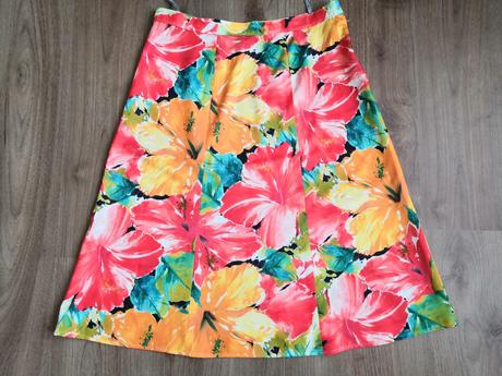 Dámské sukně střih do a vel l 42, l