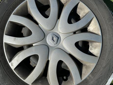 Zimní kola nokian - disky a pneu, 4 ks 185/65 r15, 