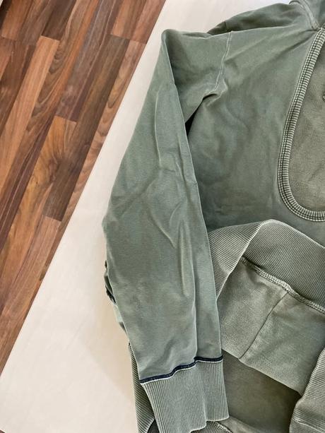 Khaki mikina s kapsou a kapucí, vel neuvedena cca, m