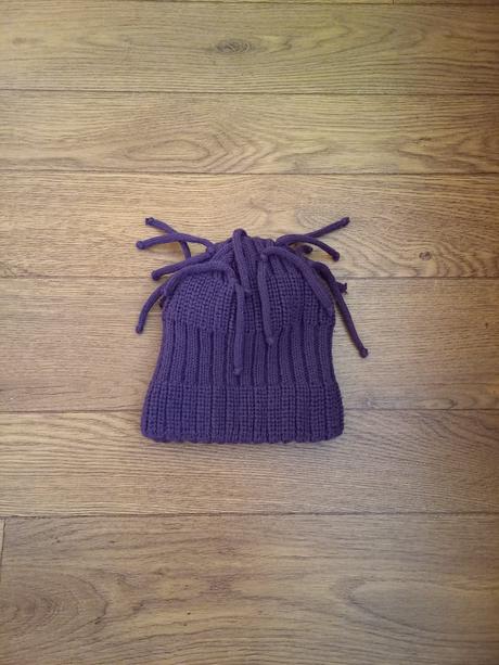 Fialová čepice, 134