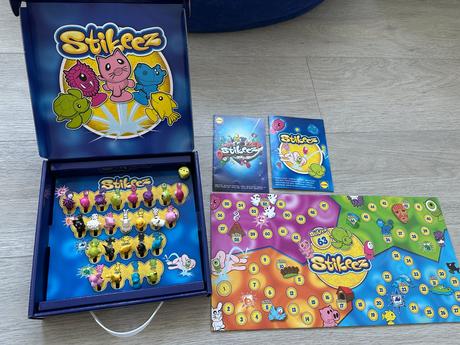 Stikeez - kompletní hra se všemi figurkami, 
