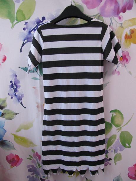 Karnevalový dívčí kostým-šaty vězenkyně apod., 