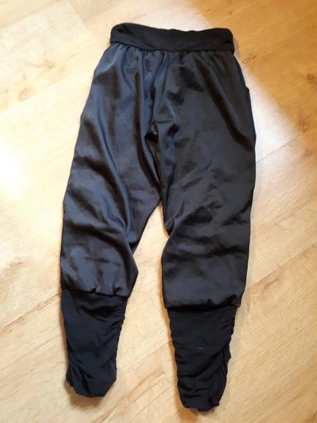 Bezvadné aladinkove kalhoty, třeba na tancovani, wojcik,140