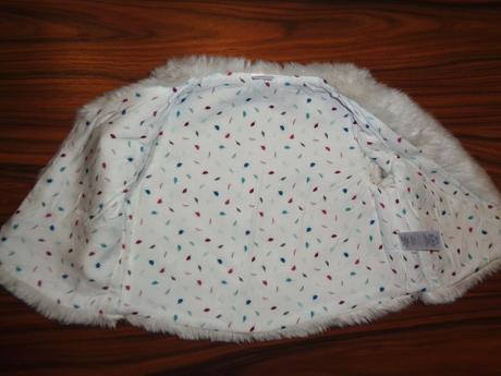 Krásná bílá kožíšková vesta, miniclub,86