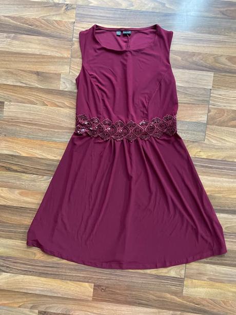 Nové šaty s ozdobou pasu, vel s/m, bodyflirt, s