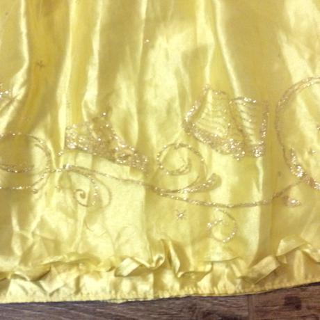 Kostým ,,kráska bella" v. 116, 