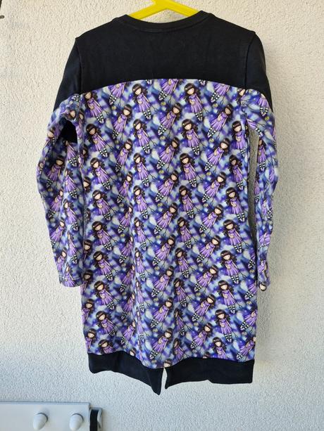 Mikinošaty s kapsami, 128