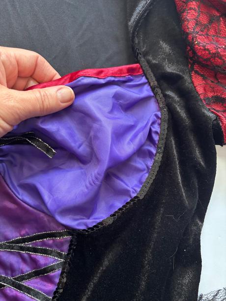 St4/ kostým čarodějnice- v.cca s,