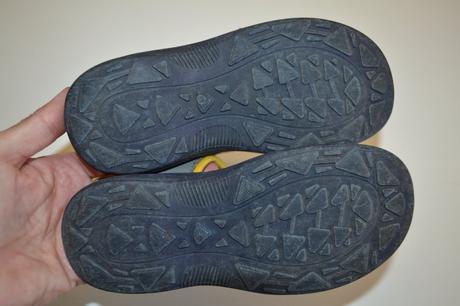 Sandále, sandálky mimoni, 28