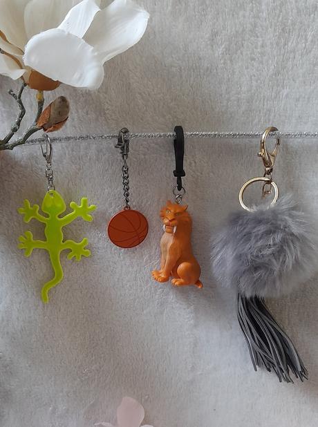 Přívěsek na klíče basketbalový míč,